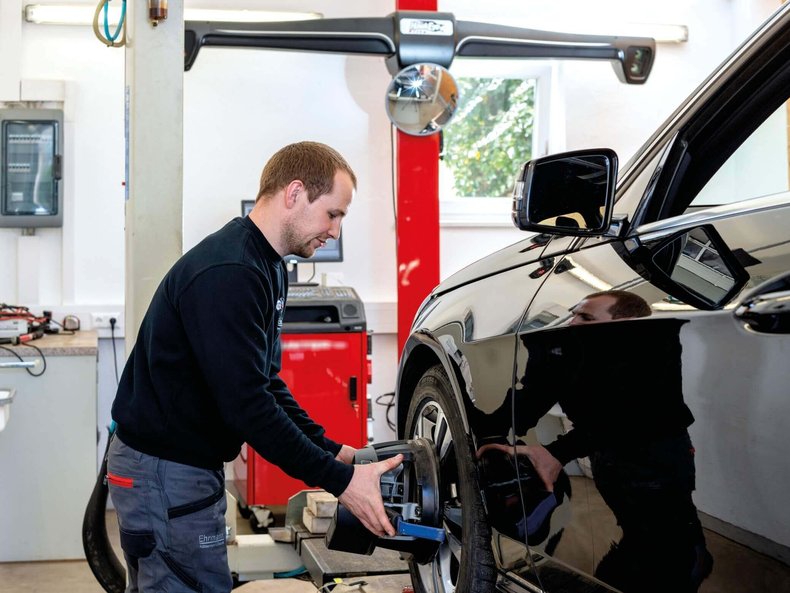 Ehrmann Autoservice & Elektrik - Achsvermessung mit modernster Technik.